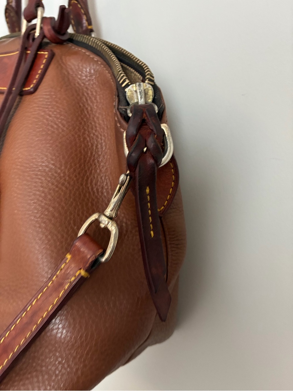 Vintage Dooney & Bourke Genuine Florentine Vachetta Leather Crossbody J0872669 - Picture 15 of 15